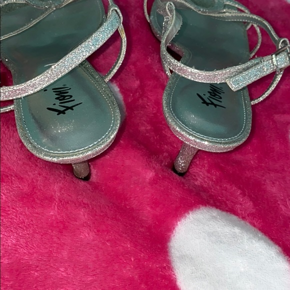 Sliver heels - Picture 4 of 4